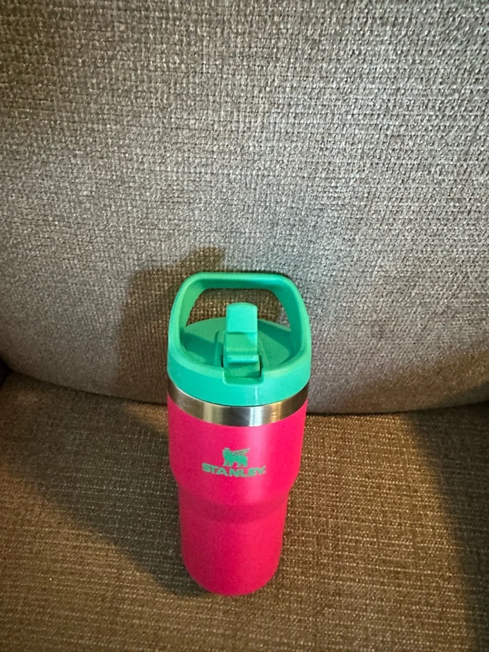Stanley Bright Pink Travel Mug with Teal Lid - Picture 1 of 2